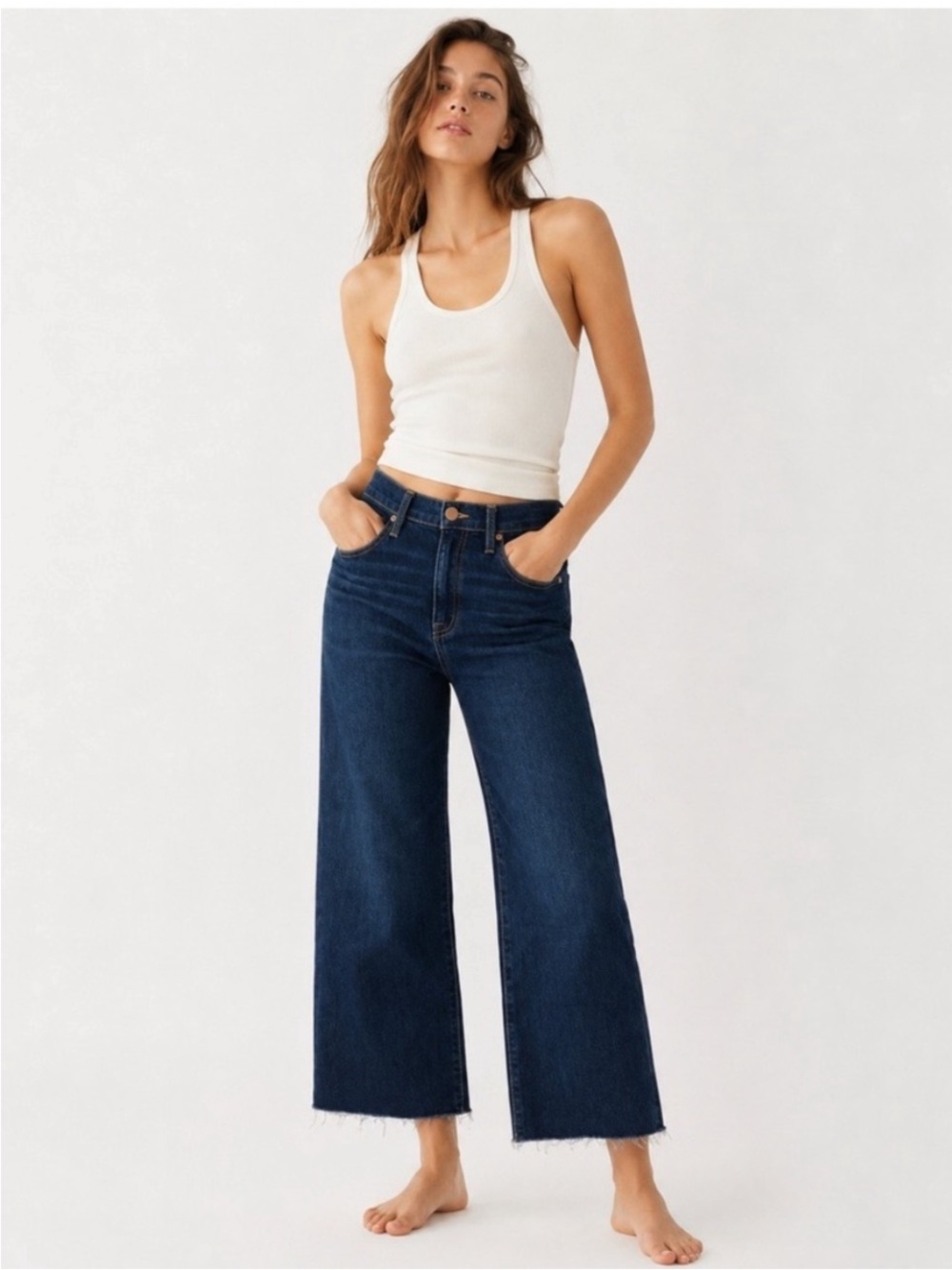 Wide-Leg High-Rise Jeans in Dark Blue Wash